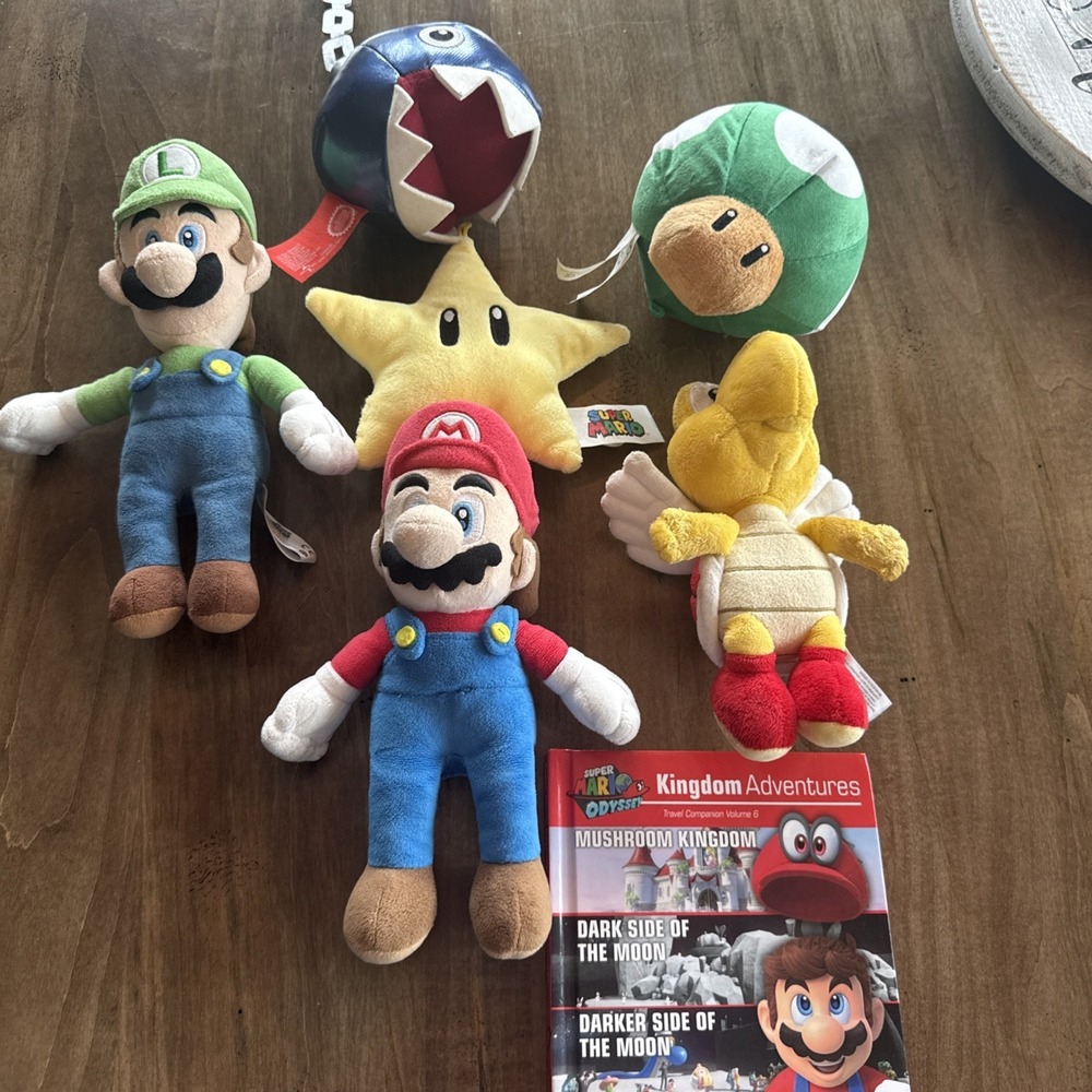 New Nintendo Super Mario Bros 8" Plush LOT OF 6 Good Stuff
